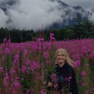 Meet your Posher, Cari